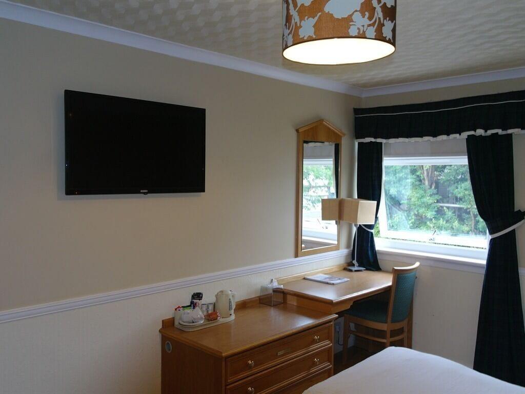 Mill And Brae Hotel Пейзли Екстериор снимка